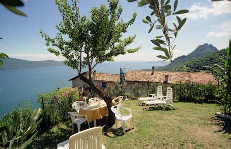 House Serena in Musaga on Garda Lake Italy House Serena in Musaga on Garda Lake Italy